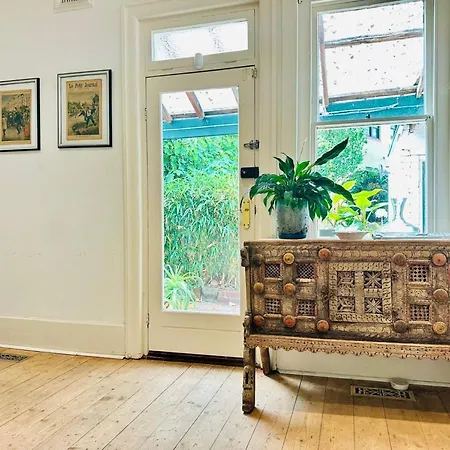 Elwood Eclectic Gem Walk To St Kilda Beach - Flexible Home Offering 4 Or 6 Bedrooms. Contact Us Now For Pricing On Request-3