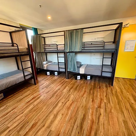 Flinders Backpackers-3