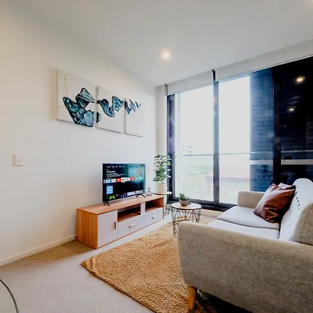 Stylish 1Br1Ba Apt In Footscray Pool Gym Wifi-2