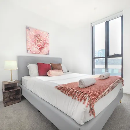 Exquisite And Warm 1Br Nest In Footscray Pool Gym-3