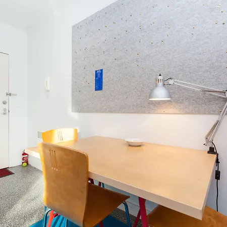 Henrietta, Carlton Studio Apartment-2