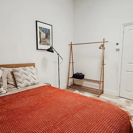 Your Home On Smith St Collingwood Melbourne With Parking-3