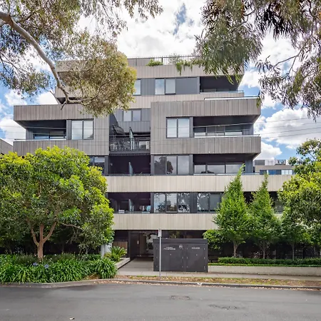 Staycentral - Hawthorn East - Study, 2 Car Spaces-3
