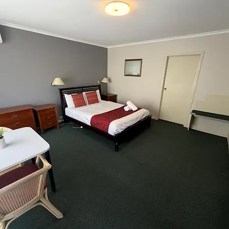 Ringwood Lake Inn-3