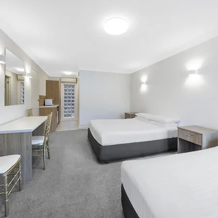 Elizabethan Lodge-3