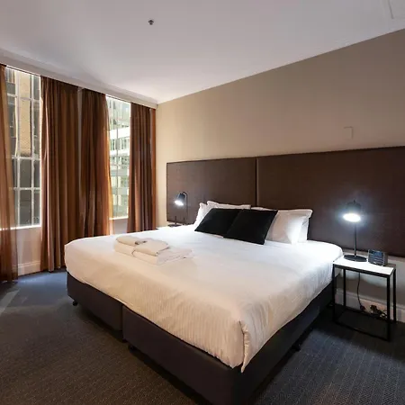 Chic 1-Bedroom Apartment In Melbourne Cbd-2