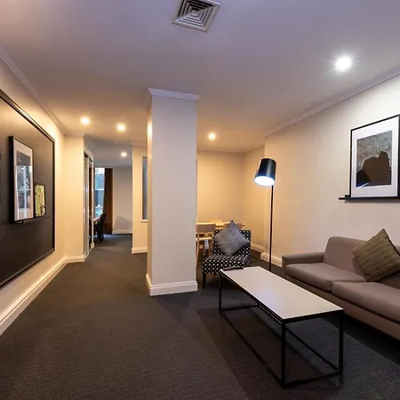 Chic 1-Bedroom Apartment In Melbourne Cbd-3