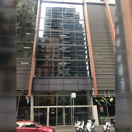 Spacious 1 Bedroom Apartment In The Heart Of Melbourne'S Cbd-3