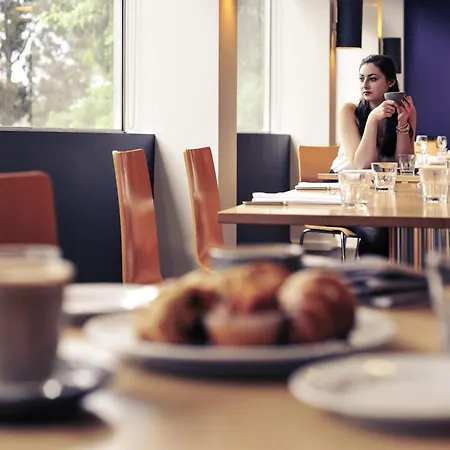 Mercure North Melbourne-2
