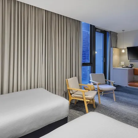 Brady Hotels Central Melbourne-2