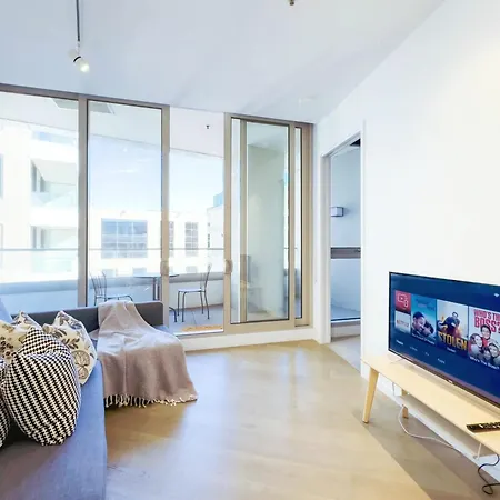 Fawkner Residence 1B2B Condo Smart Tv-2
