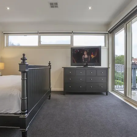Boutique Stays - Elwood Hideaway-2