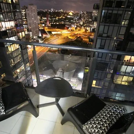 225 Melbourne Tower-2