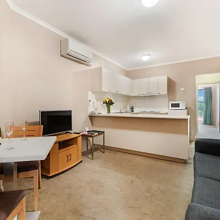 Punt Road Apartment Hotel-3