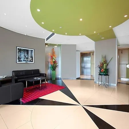 3 Bedroom Apartment In Southbank-3