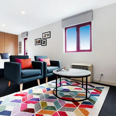 Plum Serviced Apartments Carlton-3
