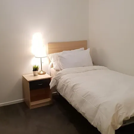 2 Bedrooms Cbd Free Tram Apartment-3