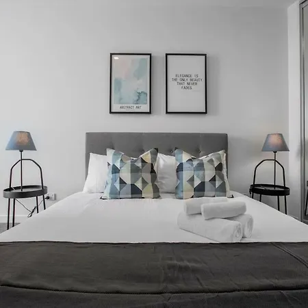 Modern City Comfy And Warm Apt@Parkville+Carpark-2