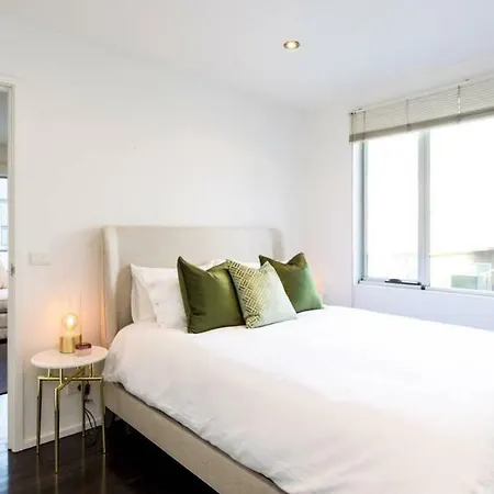 Penthouse At Graffiti Laneways & Top Restaurants-3