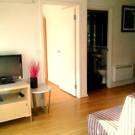 Ozstays Apartments-3