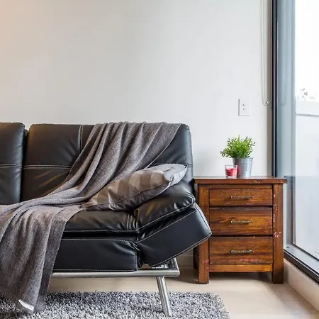 Modern 1 Bedroom In Tranquil Parklands-2