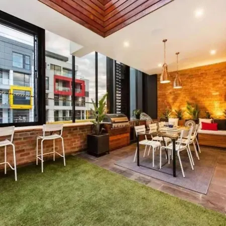 Readyset Apartments At Glasshouse-2