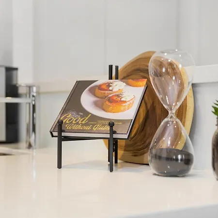 Stylish 2-Bed Apartment Near Southbank Restaurants-3