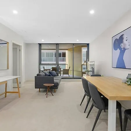 Yarra - Yarra Toorak Rd & Chapel St. Pool, Gym & Parking-2