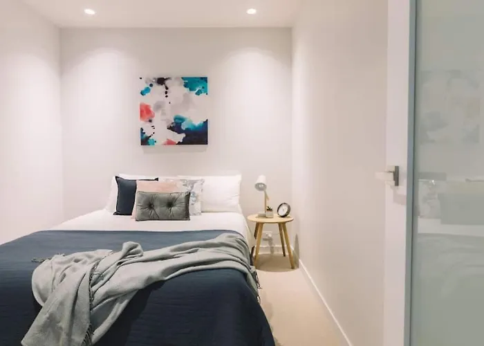 2Br Prime Location! Near Qv Market & In Free Tram Zone Melbourne