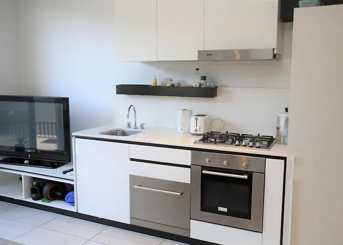 Leroy Apartments St Kilda Melburne