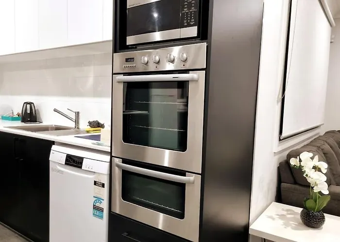 Spacious Modern Apartment - St Kilda East Melbourne