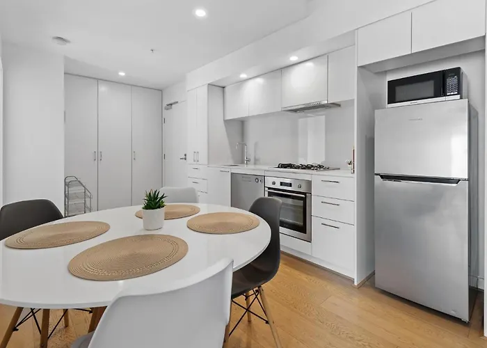 Cosy 2-Bed Apartment In Central Melbourne