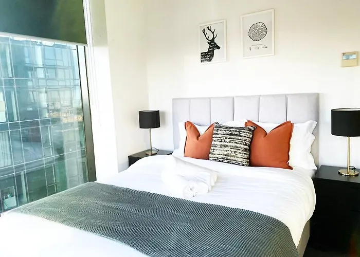 Amazing 2 Bedroom Apartment With Great Views Melburne