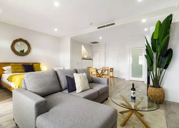 Bay-Facing Studio On Port Melbourne Beach che accetta animali