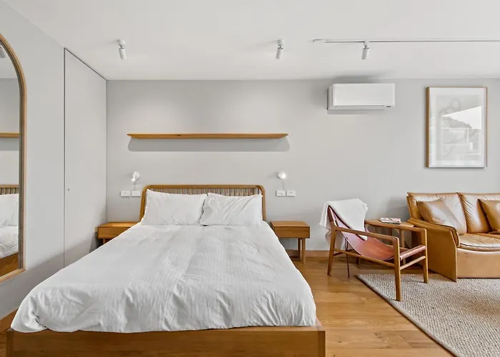 'The Sanctuary' Sophisticated 1-Bed With Patio Appartamento Melbourne