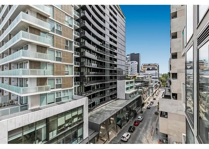 Shop Til You Drop At Sleek Unit In Hip Area Apartamento Melburne admite animales