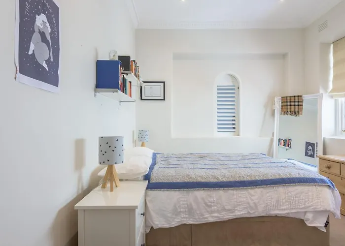 Exquisite 4 Bedroom House With Private Pool Melburne con Piscina